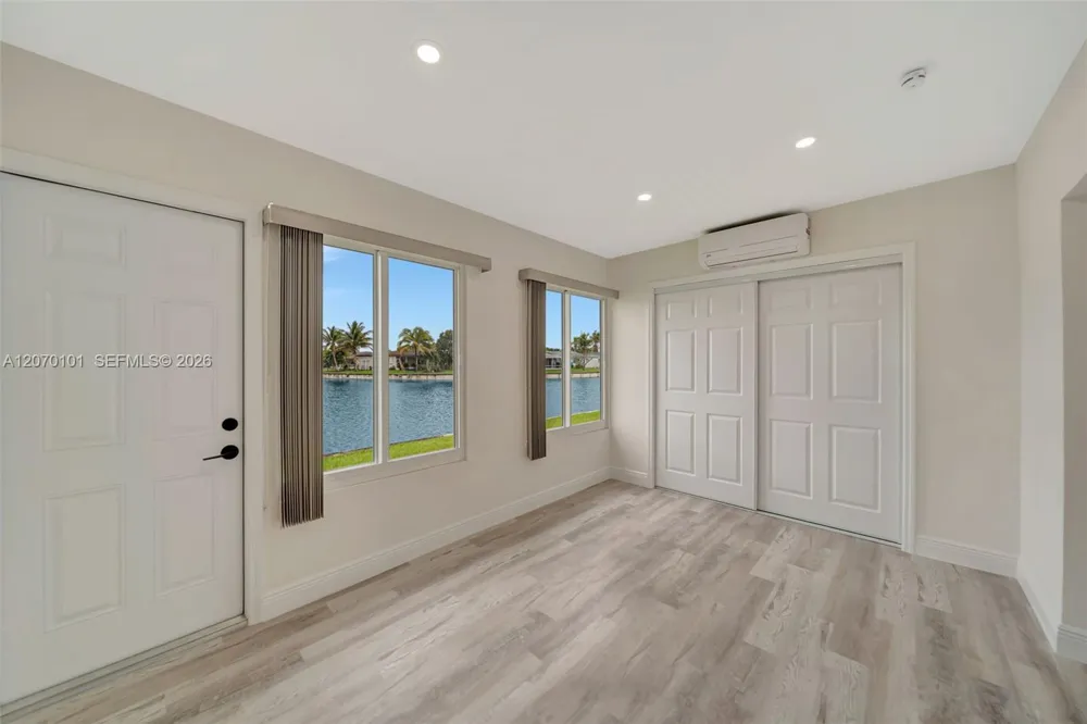 8502 NW 59th St Tamarac, FL 33321