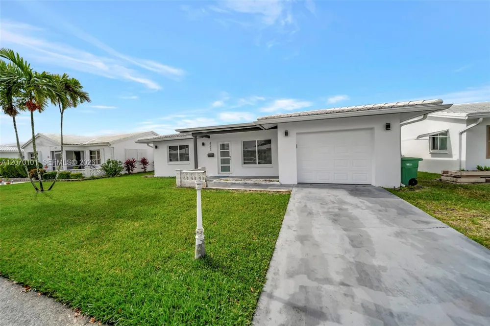8502 NW 59th St Tamarac, FL 33321