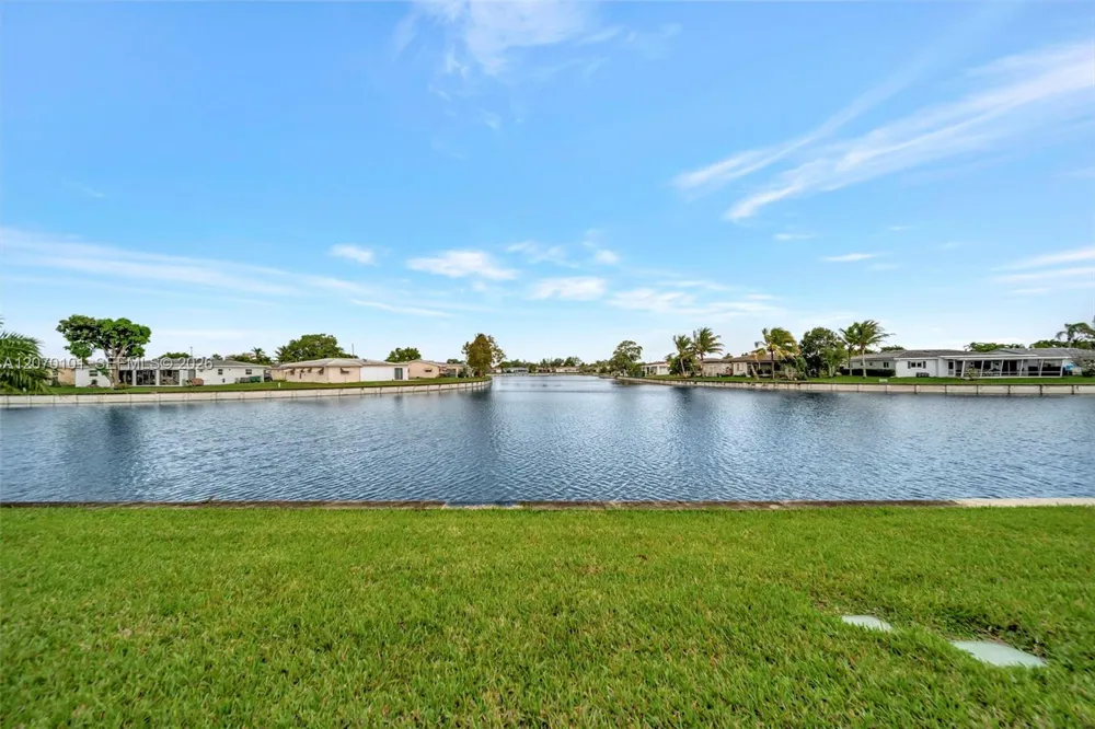 8502 NW 59th St Tamarac, FL 33321