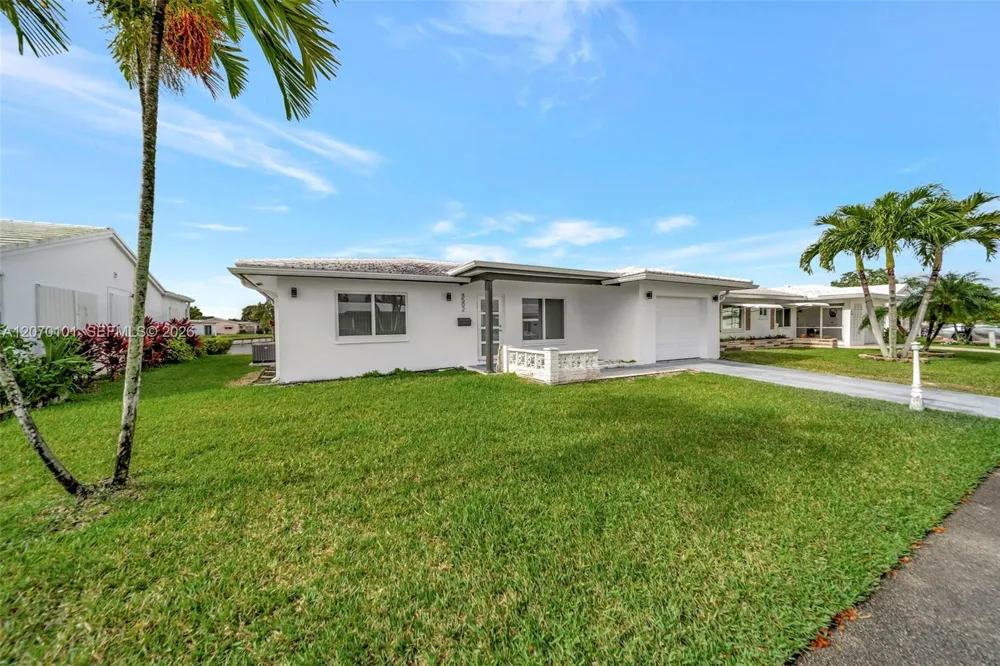 8502 NW 59th St Tamarac, FL 33321