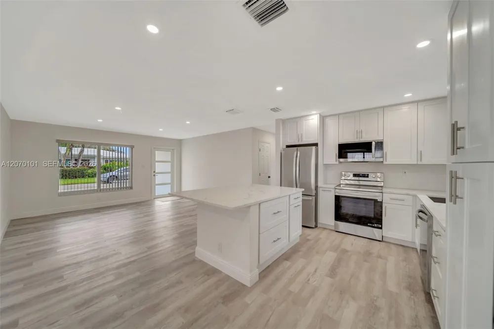 8502 NW 59th St Tamarac, FL 33321