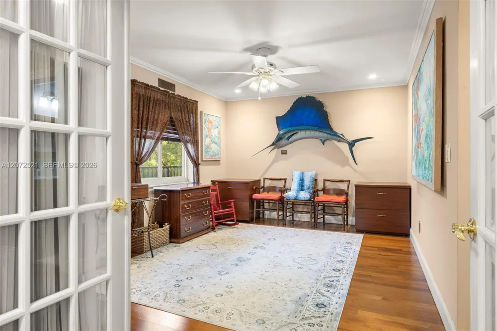 6815 Edgewater Dr #202 Coral Gables, FL 33133