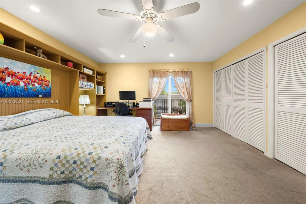 6815 Edgewater Dr #202 Coral Gables, FL 33133