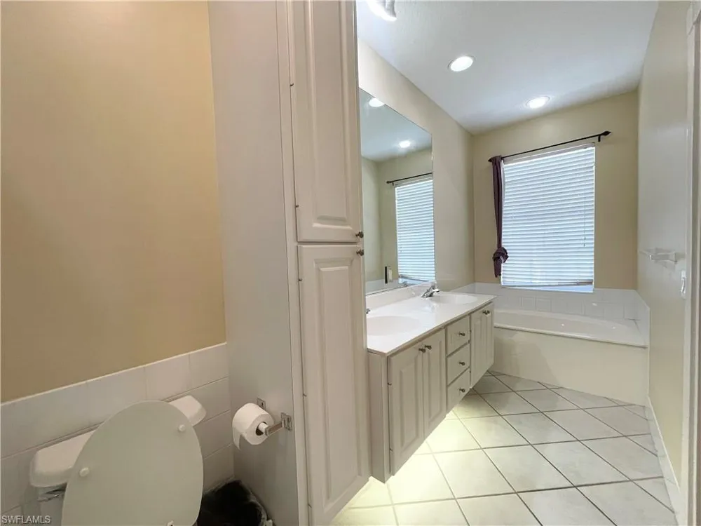 5325 Cove Circle Naples, FL 34119