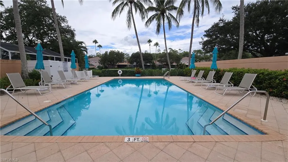 5325 Cove Circle Naples, FL 34119