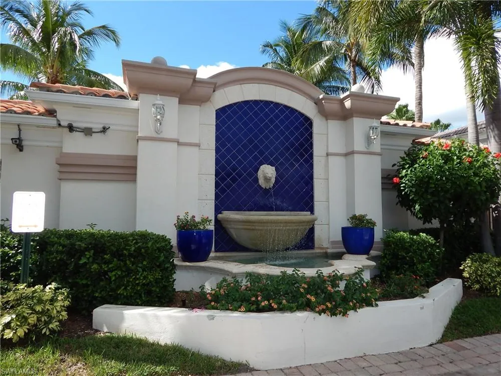 5325 Cove Circle Naples, FL 34119