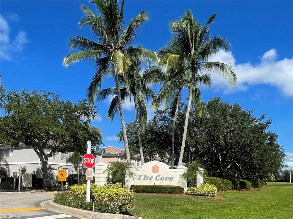 5325 Cove Circle Naples, FL 34119
