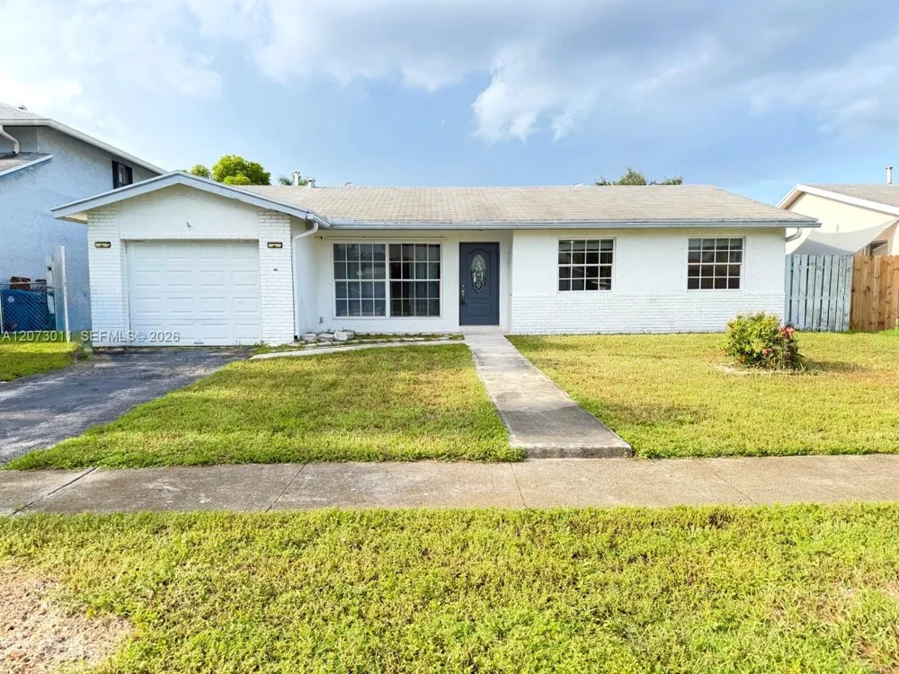 11641 NW 42nd St Sunrise, FL 33323