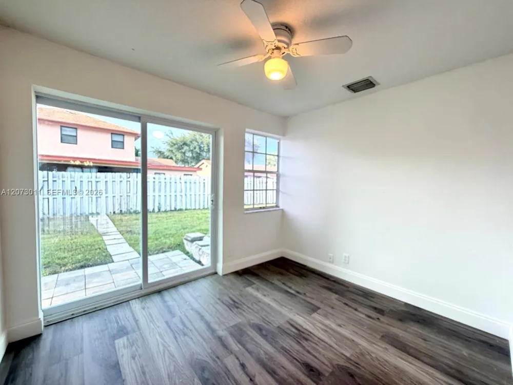 11641 NW 42nd St Sunrise, FL 33323
