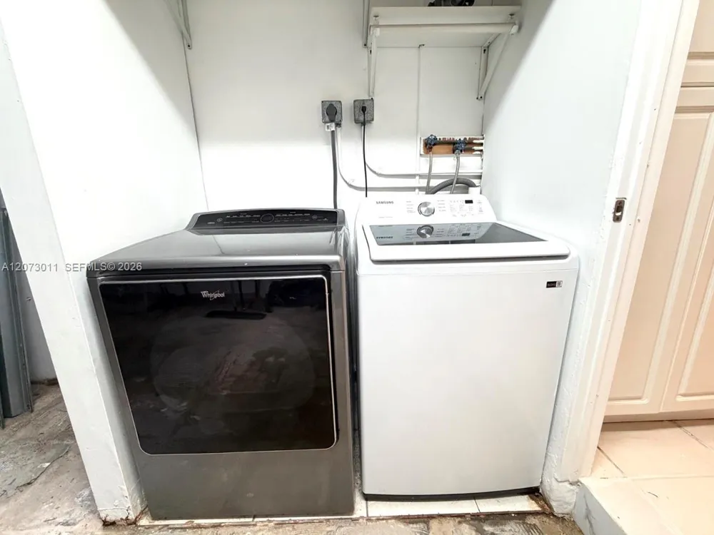 11641 NW 42nd St Sunrise, FL 33323