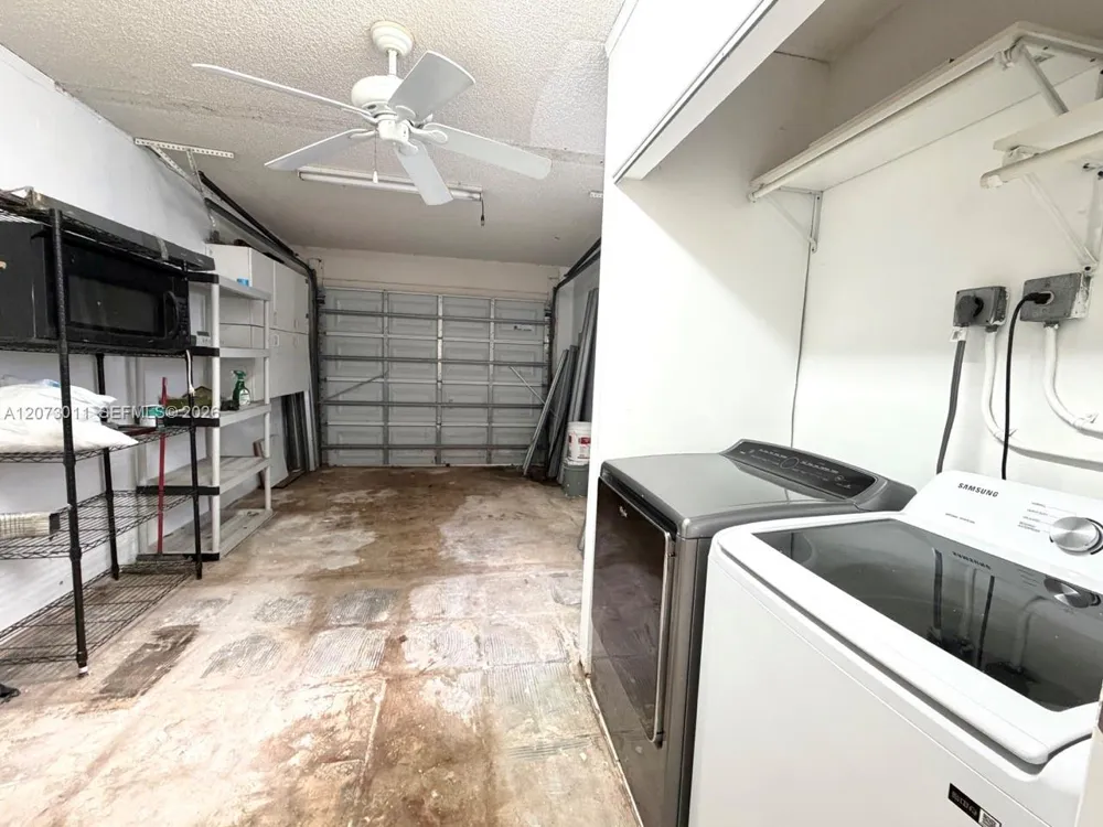11641 NW 42nd St Sunrise, FL 33323