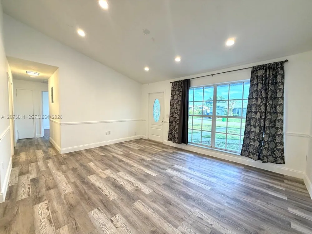 11641 NW 42nd St Sunrise, FL 33323