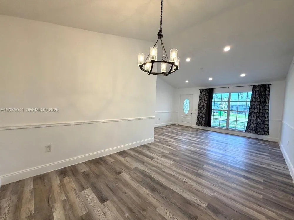 11641 NW 42nd St Sunrise, FL 33323