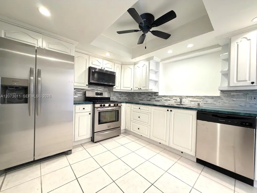 11641 NW 42nd St Sunrise, FL 33323