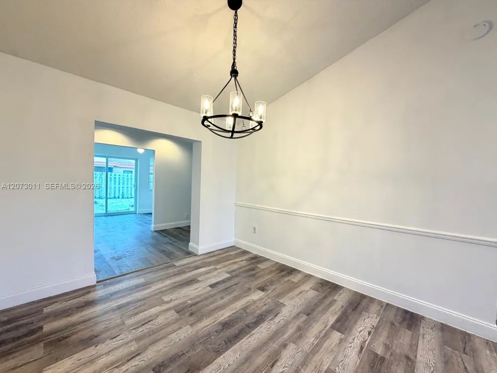 11641 NW 42nd St Sunrise, FL 33323