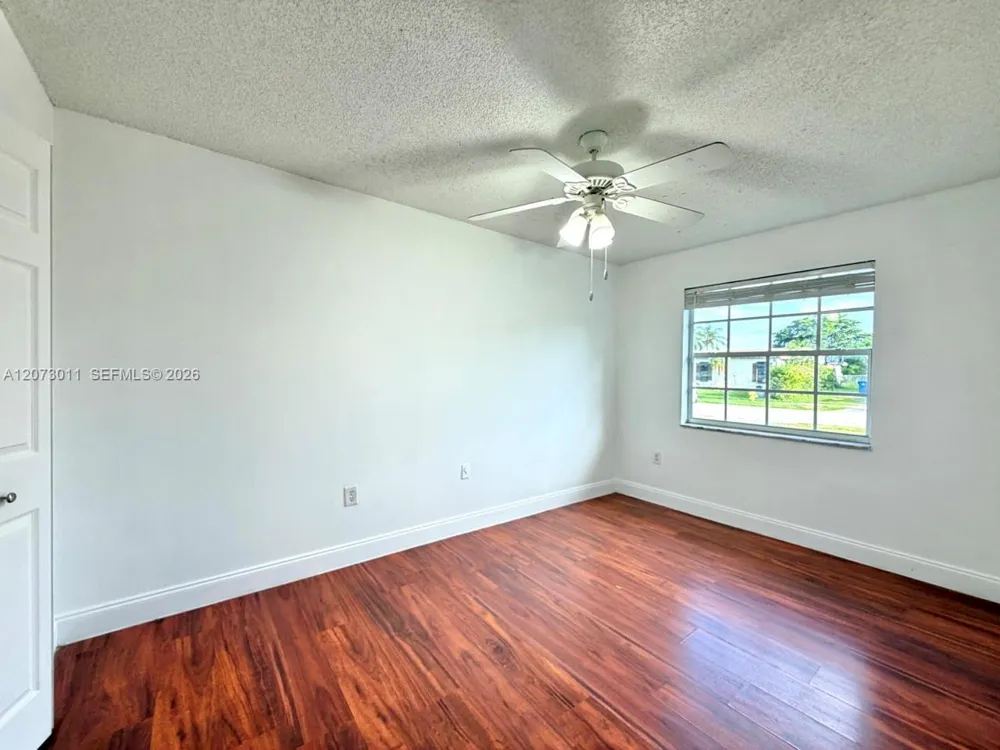 11641 NW 42nd St Sunrise, FL 33323