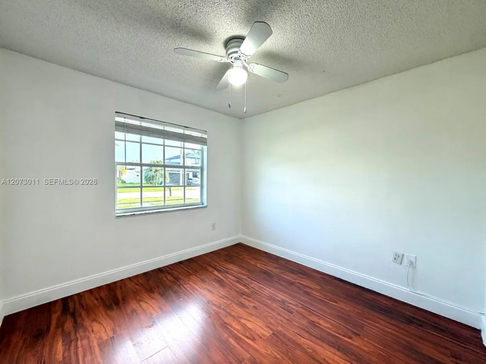 11641 NW 42nd St Sunrise, FL 33323
