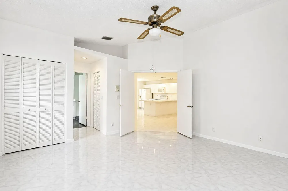 7606 Briar Cliff Circle Lake Worth, FL 33467
