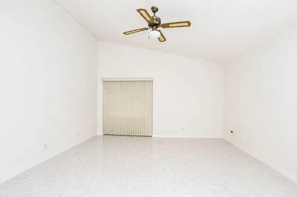 7606 Briar Cliff Circle Lake Worth, FL 33467