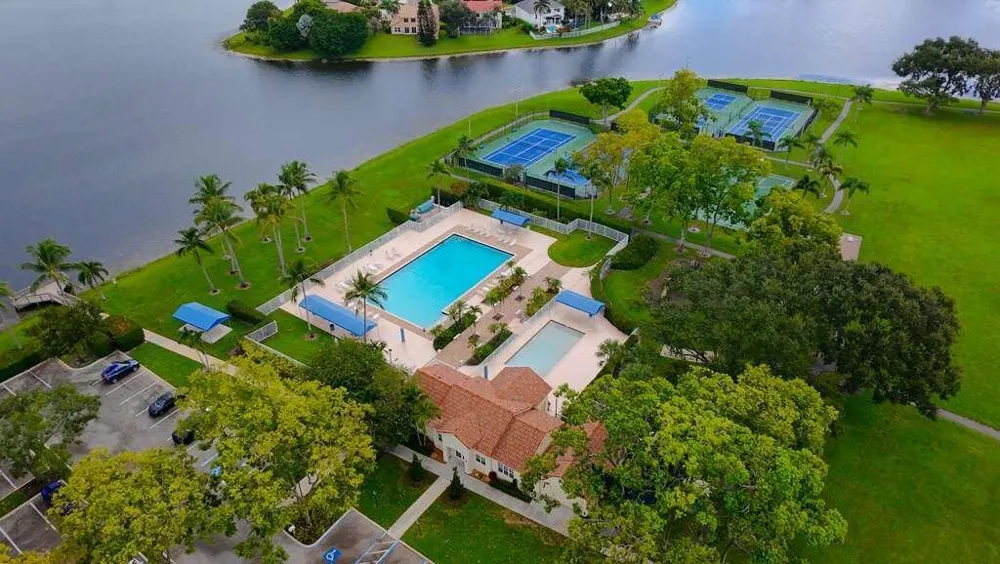7606 Briar Cliff Circle Lake Worth, FL 33467