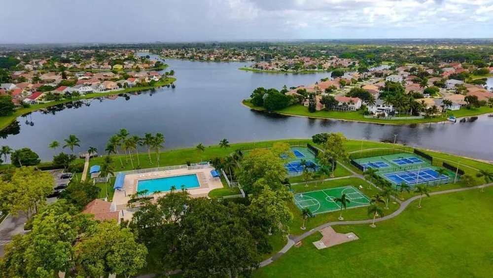 7606 Briar Cliff Circle Lake Worth, FL 33467