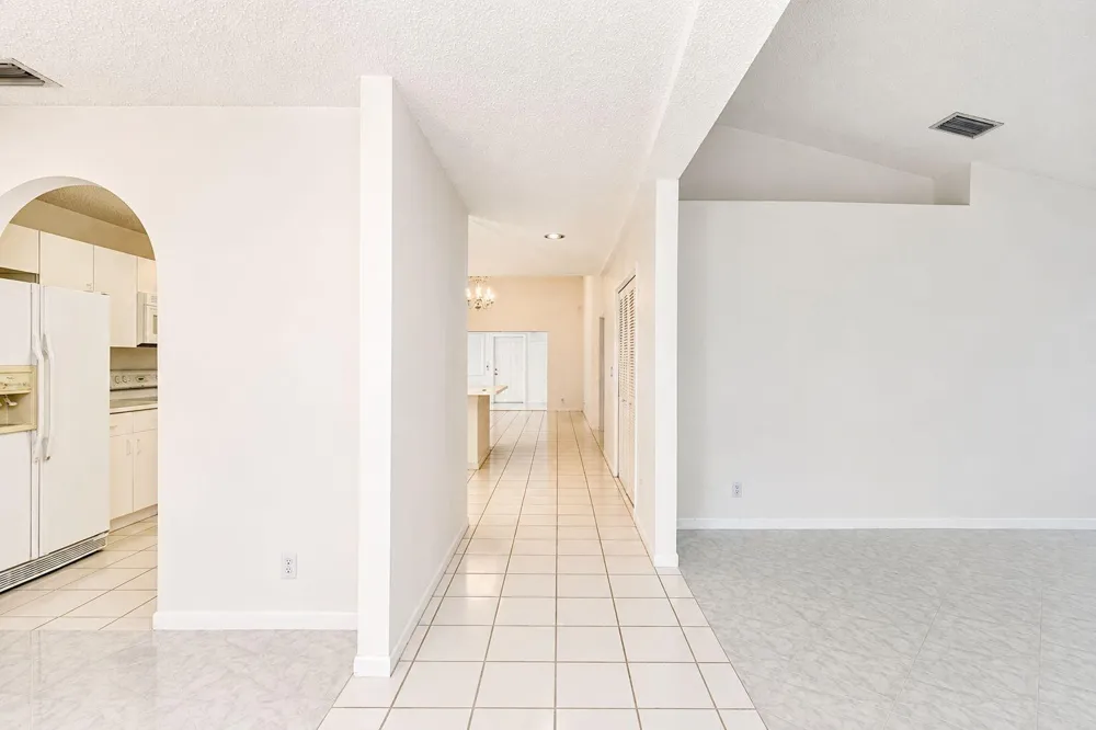 7606 Briar Cliff Circle Lake Worth, FL 33467