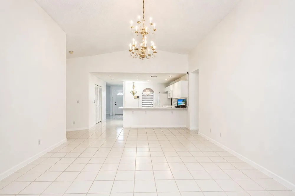 7606 Briar Cliff Circle Lake Worth, FL 33467