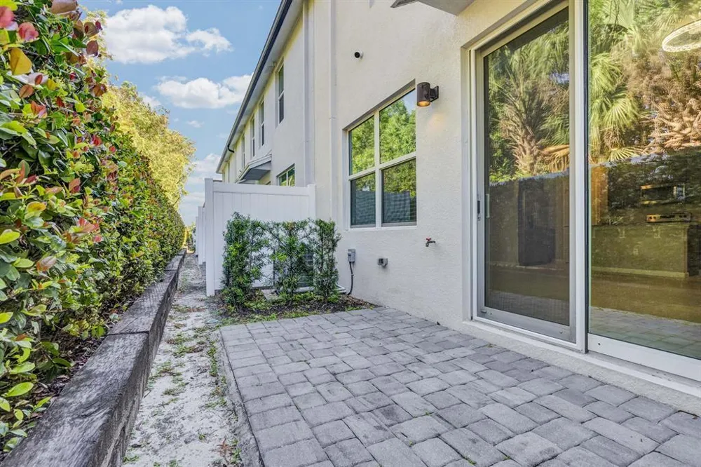 5659 Enclave Drive Mangonia Park, FL 33407