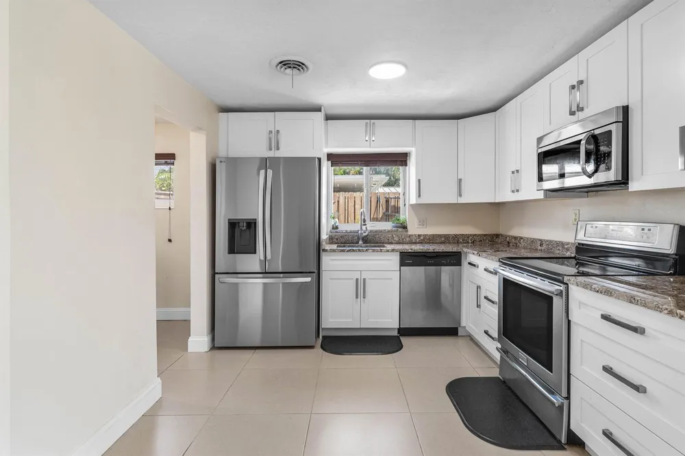 1620 SW 4TH AVENUE Pompano Beach, FL 33060