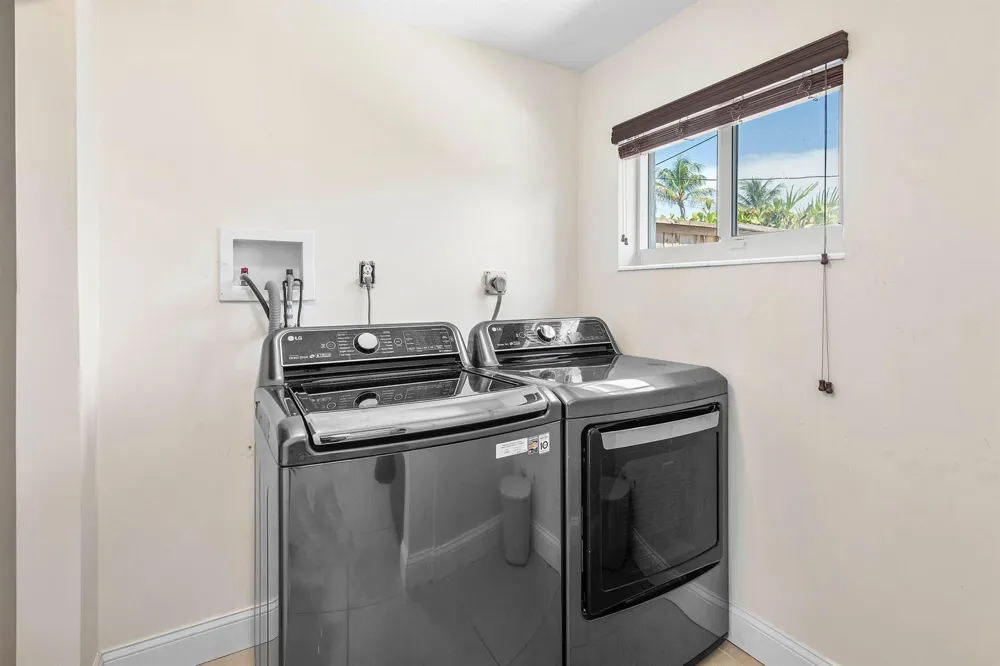 1620 SW 4TH AVENUE Pompano Beach, FL 33060
