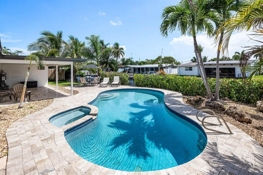 1620 SW 4TH AVENUE Pompano Beach, FL 33060