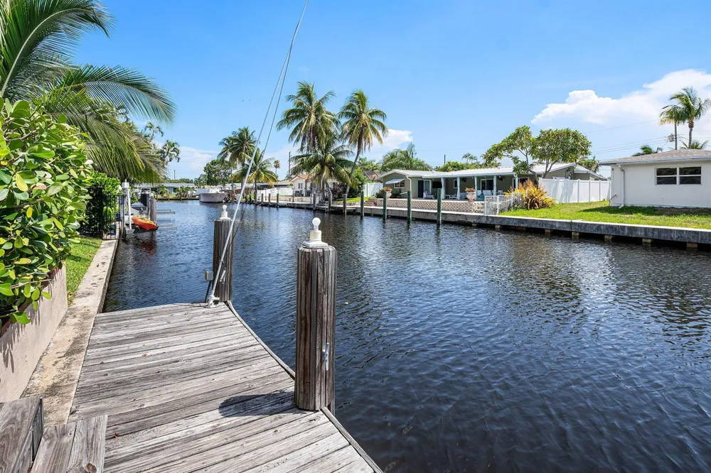 1620 SW 4TH AVENUE Pompano Beach, FL 33060