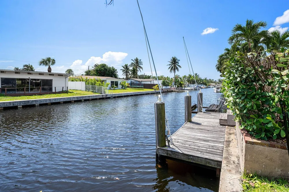 1620 SW 4TH AVENUE Pompano Beach, FL 33060