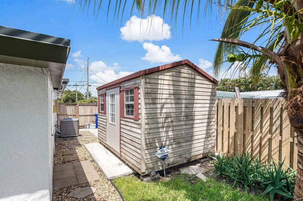 1620 SW 4TH AVENUE Pompano Beach, FL 33060