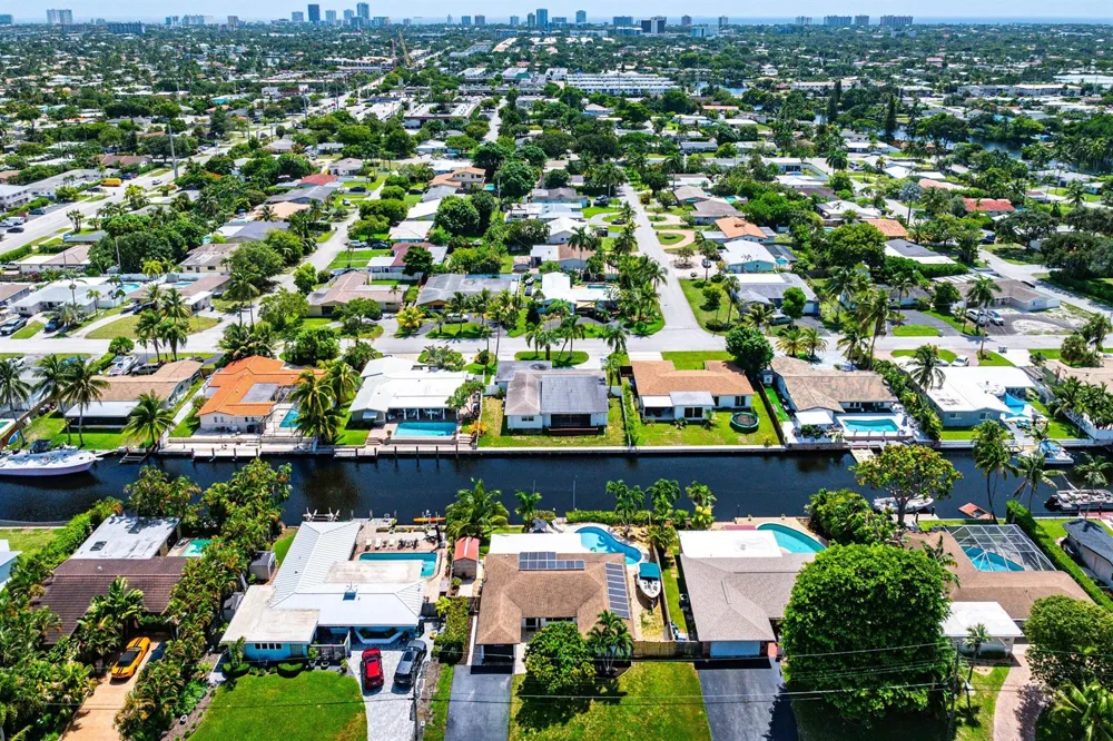 1620 SW 4TH AVENUE Pompano Beach, FL 33060