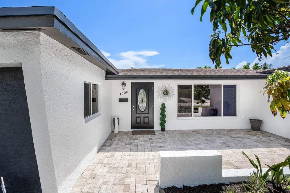 1620 SW 4TH AVENUE Pompano Beach, FL 33060