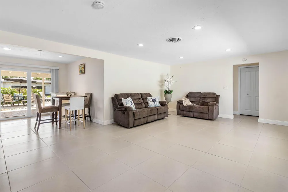 1620 SW 4TH AVENUE Pompano Beach, FL 33060