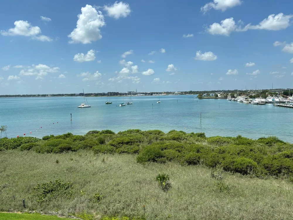 31 HARBOUR ISLE DRIVE W #PH05 Fort Pierce, FL 34949