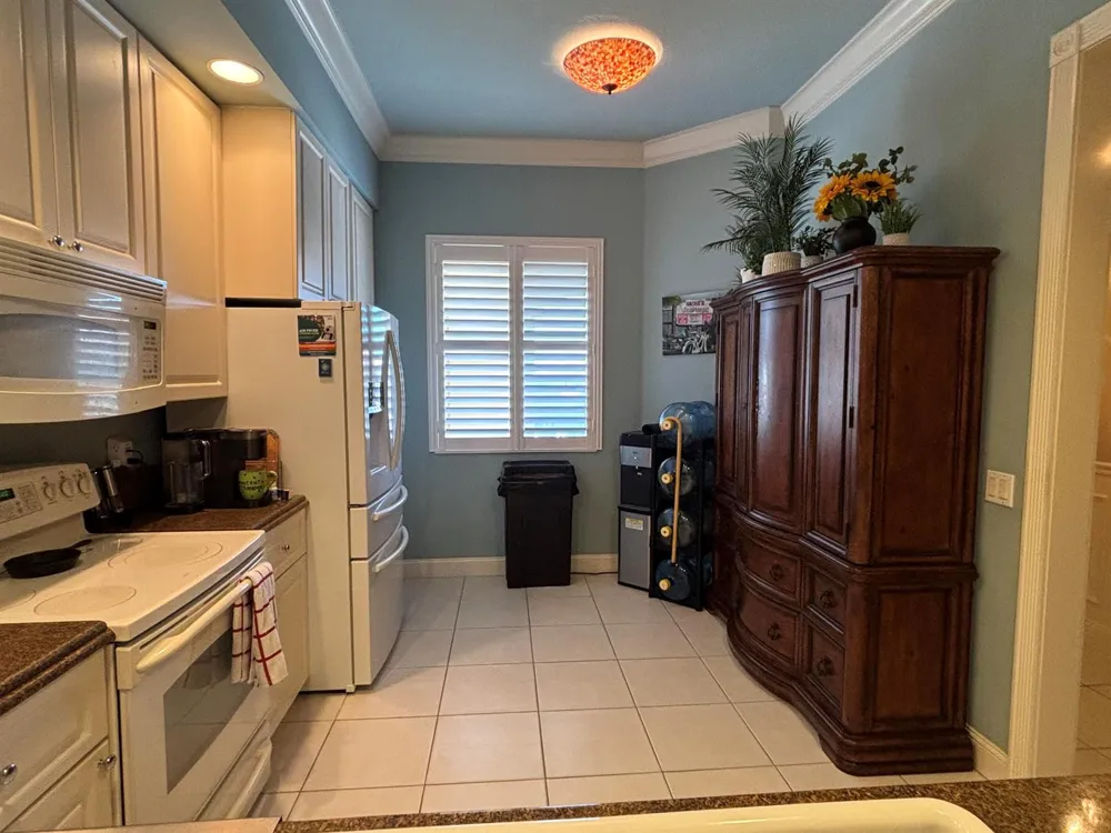 31 HARBOUR ISLE DRIVE W #PH05 Fort Pierce, FL 34949