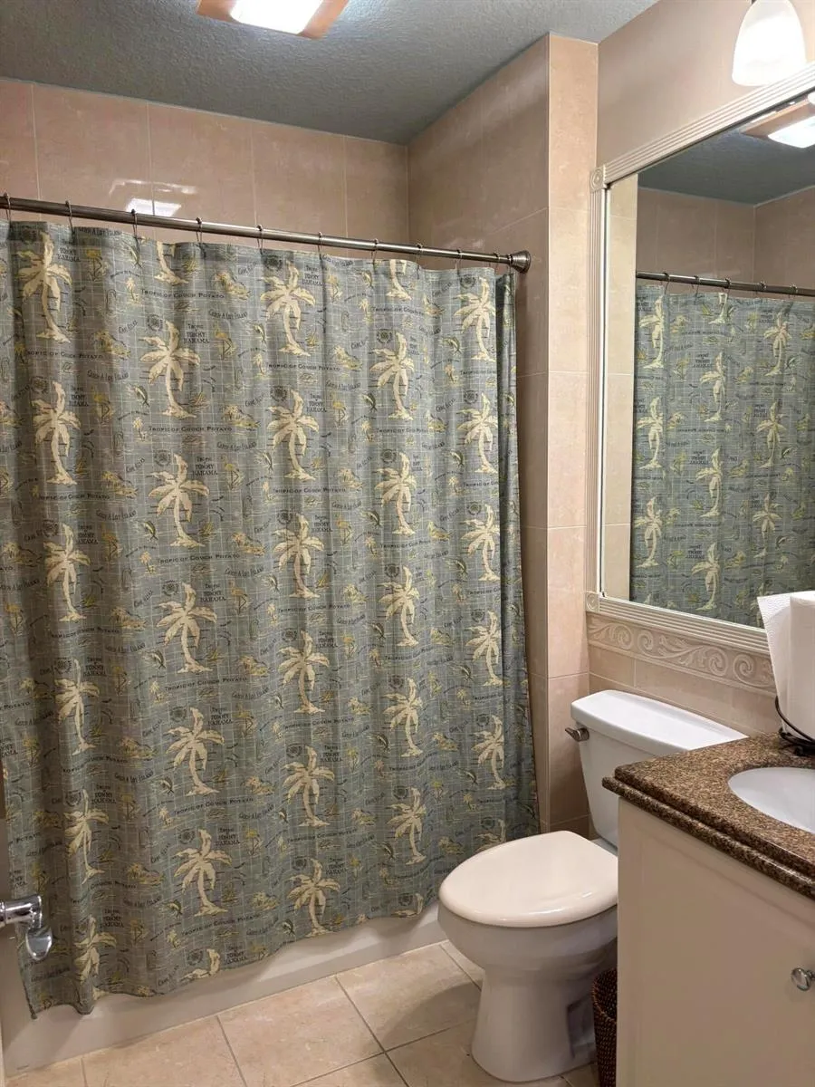 31 HARBOUR ISLE DRIVE W #PH05 Fort Pierce, FL 34949
