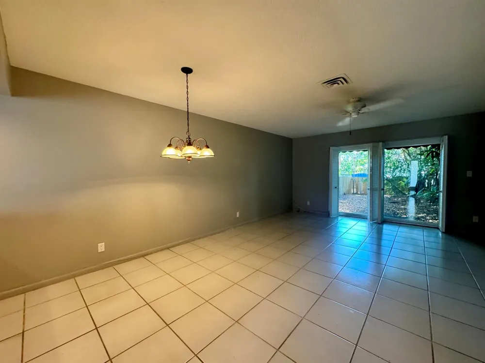 690 SE 23RD AVENUE #4 Pompano Beach, FL 33062