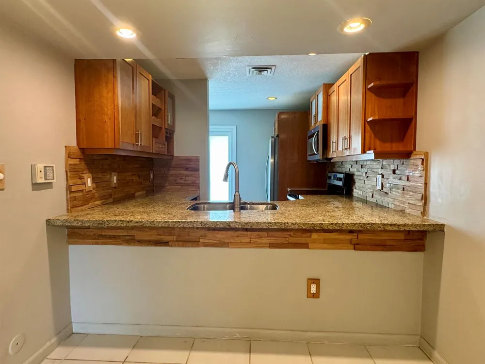 690 SE 23RD AVENUE #4 Pompano Beach, FL 33062