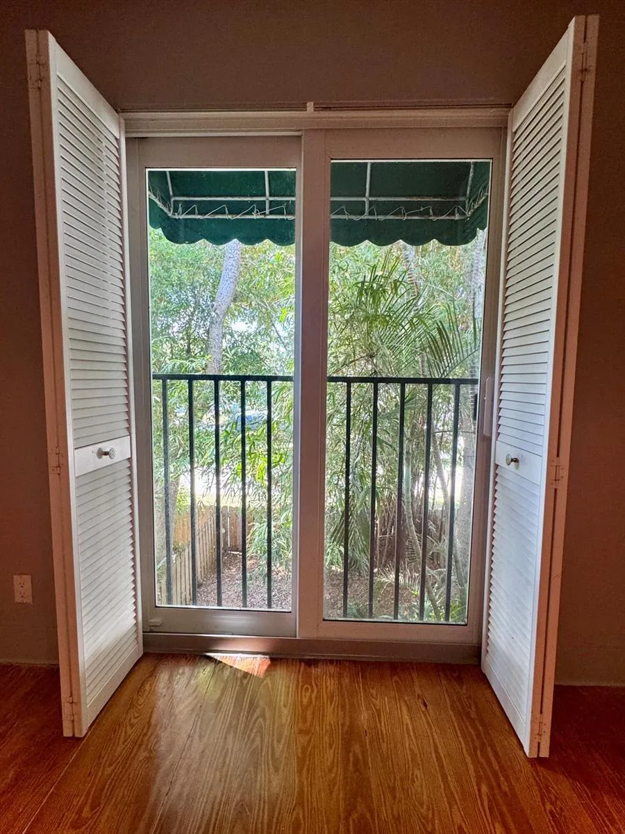 690 SE 23RD AVENUE #4 Pompano Beach, FL 33062
