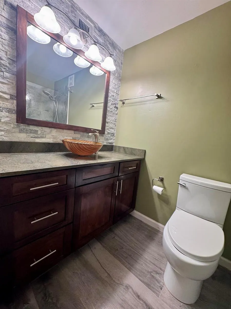 690 SE 23RD AVENUE #4 Pompano Beach, FL 33062