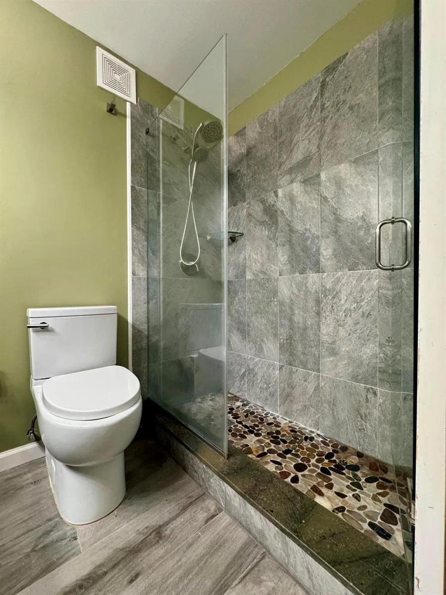 690 SE 23RD AVENUE #4 Pompano Beach, FL 33062