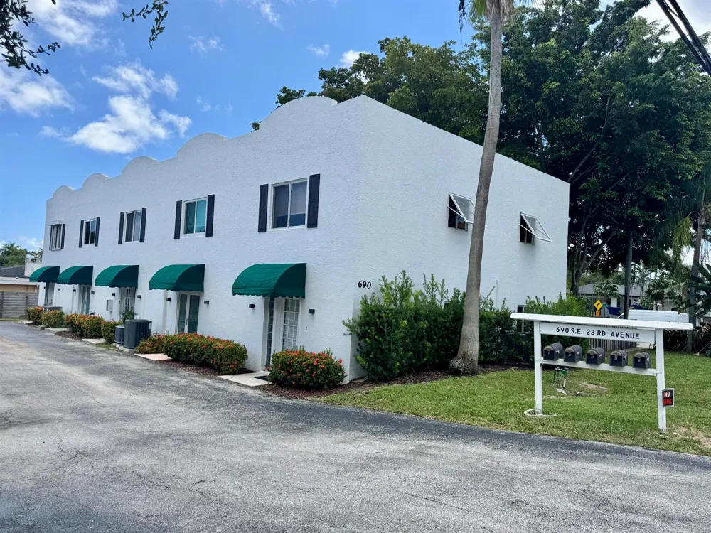 690 SE 23RD AVENUE #4 Pompano Beach, FL 33062