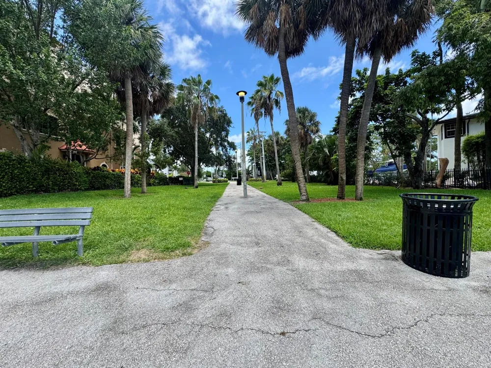 690 SE 23RD AVENUE #4 Pompano Beach, FL 33062