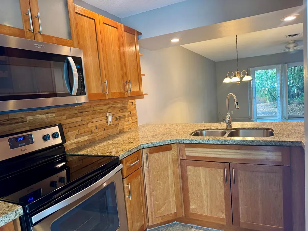690 SE 23RD AVENUE #4 Pompano Beach, FL 33062