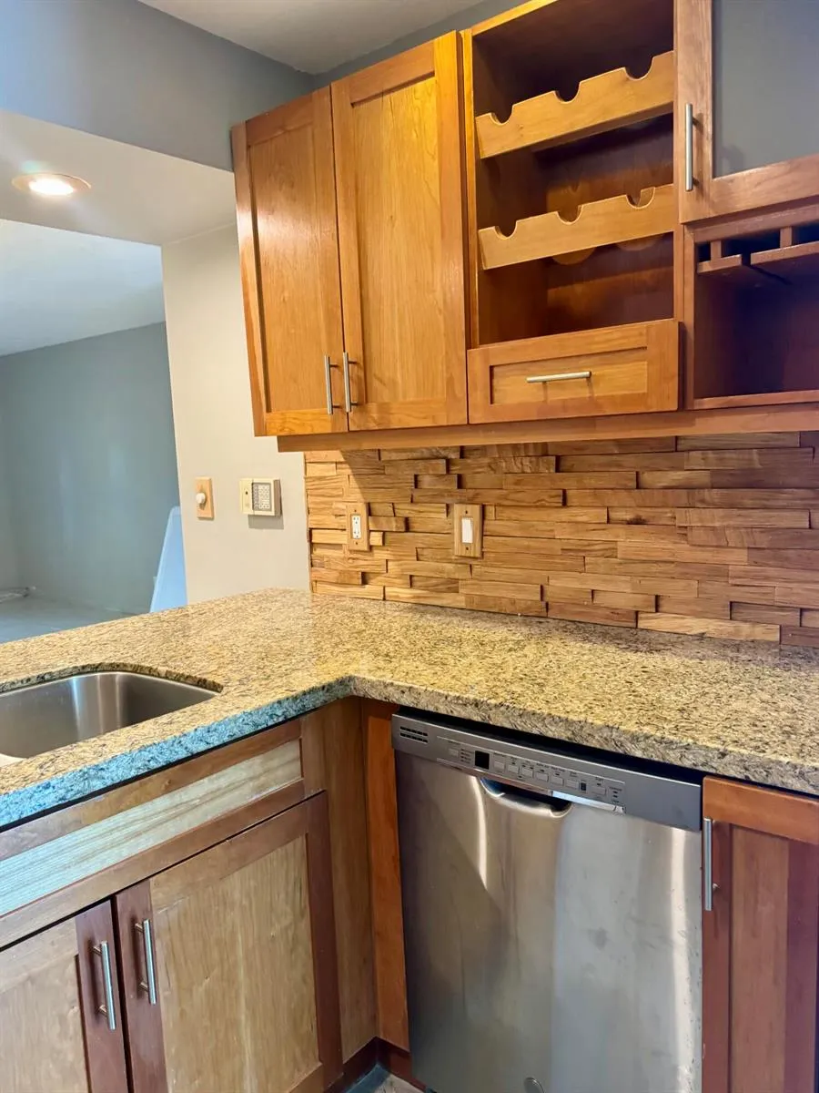 690 SE 23RD AVENUE #4 Pompano Beach, FL 33062