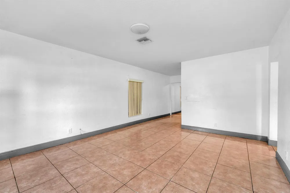 124 SW 10TH AVENUE Boynton Beach, FL 33435